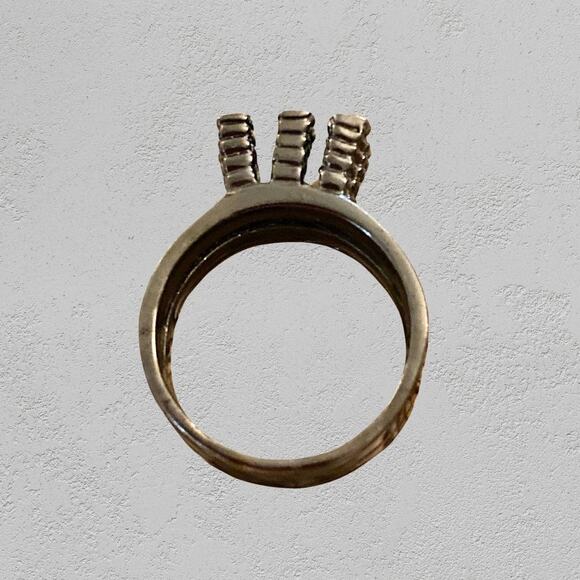 Vintage Brutalist Stacked Bar Sculptural Ring – Mid-Century Modernist Style - Picture 2 of 8